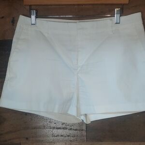 Women's White Shorts size 8 Venus